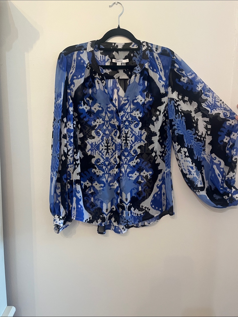 Chico's Sz 12 Blue & Black Printed Sheer Damask Blouse with Full Sleeves